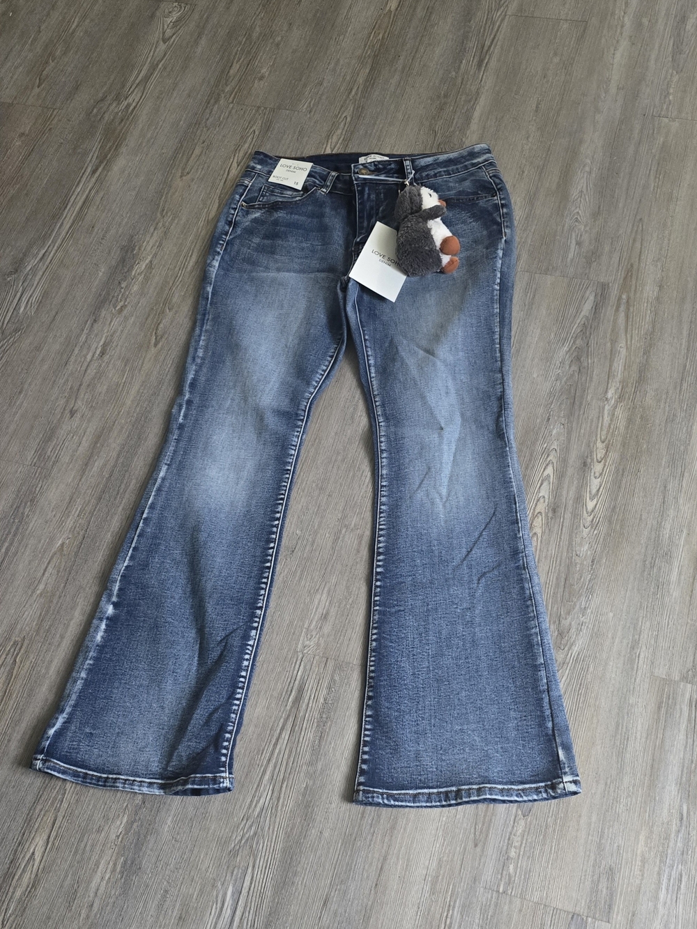 Love Soho Mid-Rise Bootcut Flare Jeans  Medium Wash Sz 15 Juniors